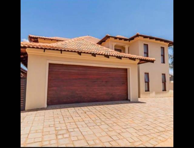 5 BEDROOM HOUSE FOR SALE IN MAHUBE VALLEY
